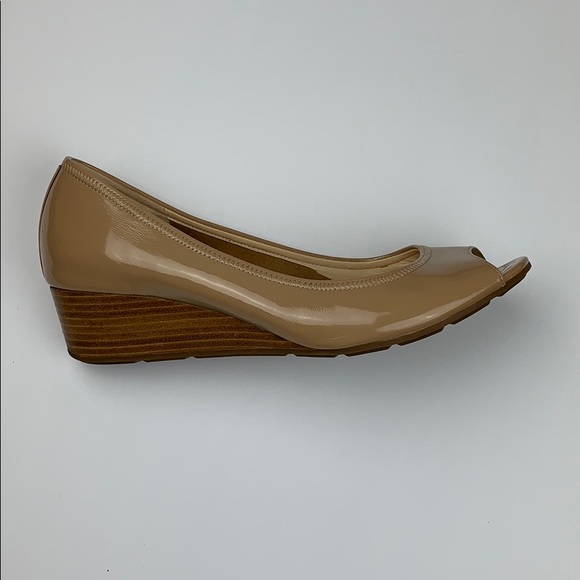Cole Haan Nude Patent Leather Sadie Wedge 9.5B - Picture 2 of 8